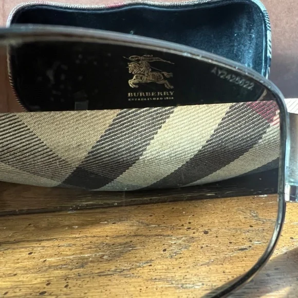 Burberry BE3020M Aviator Sunglasses – Nova Check – Made in Italy - Picture 6 of 6